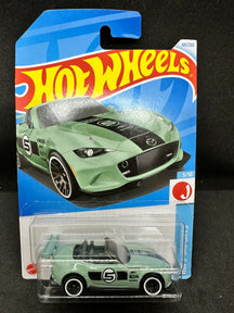 Hot Wheels - Mazda MX-5 Miata 1:64
